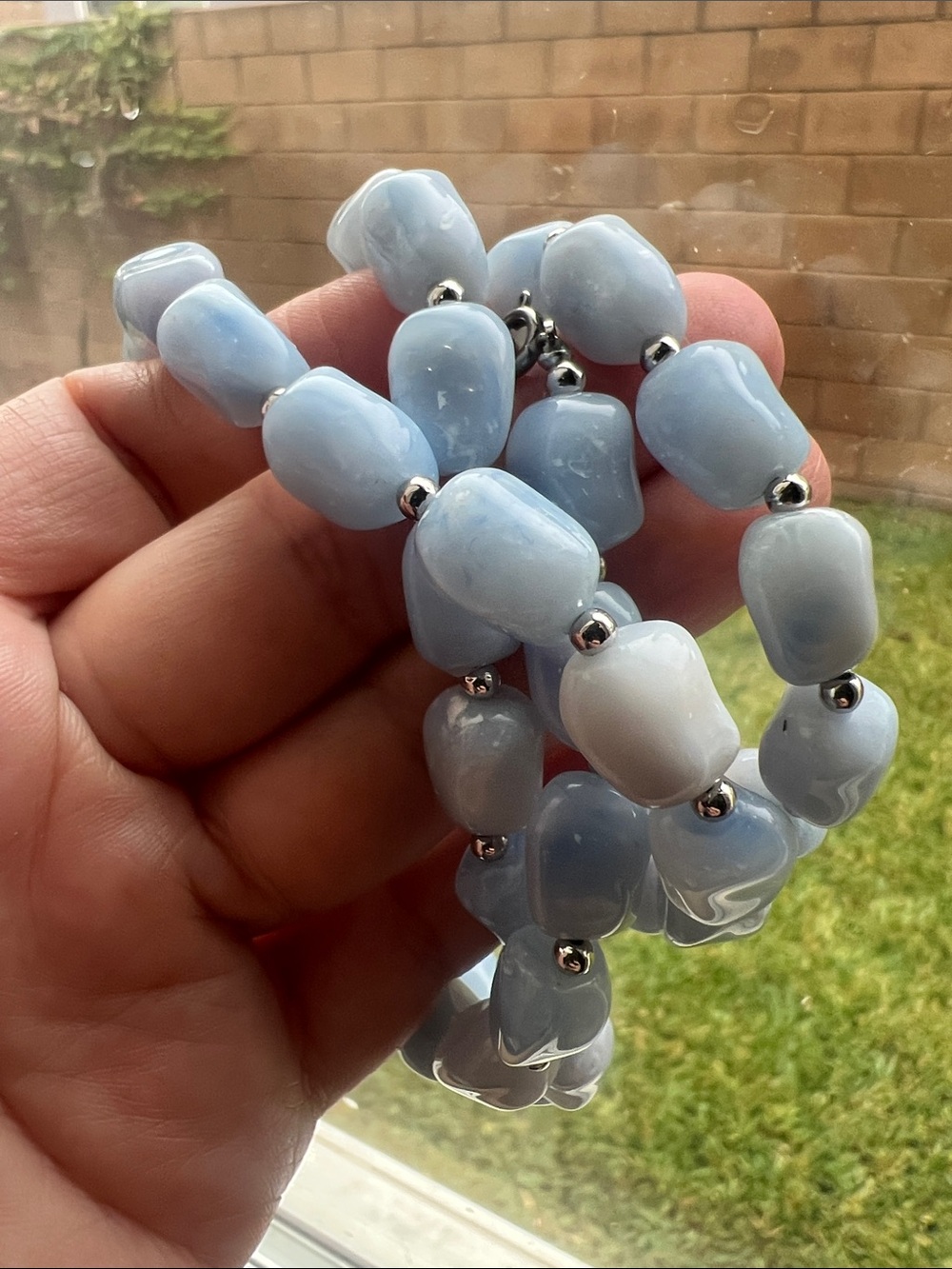 VTG "TRIFARI" BLUE MARBLED LUCITE OBLONG BEADS w SILVER SEPERATORS NECKLACE 28”L